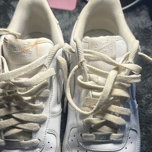 Men”s White Nike Sneakers